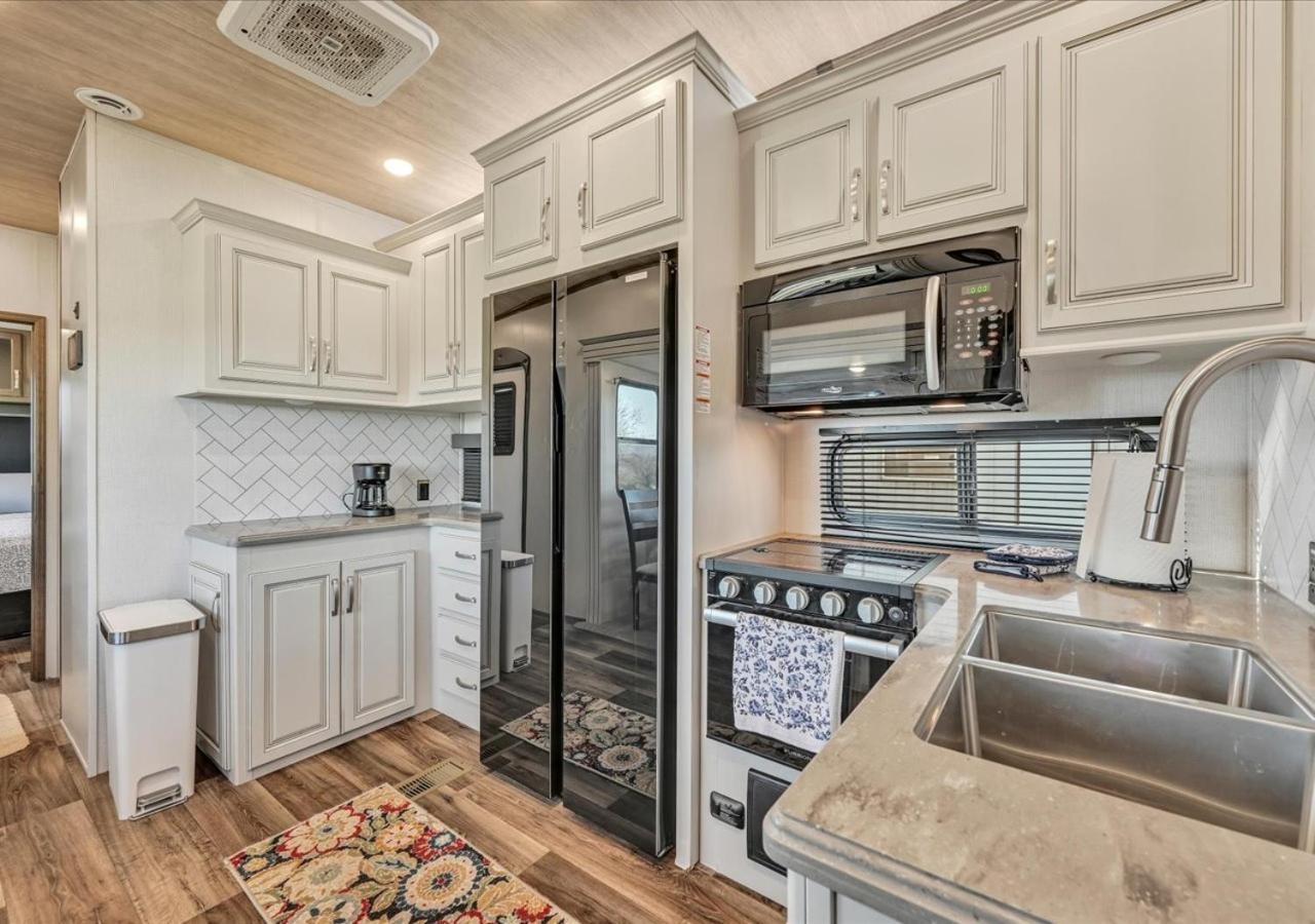 Cozy 2-guest Rv On Nature Farm *